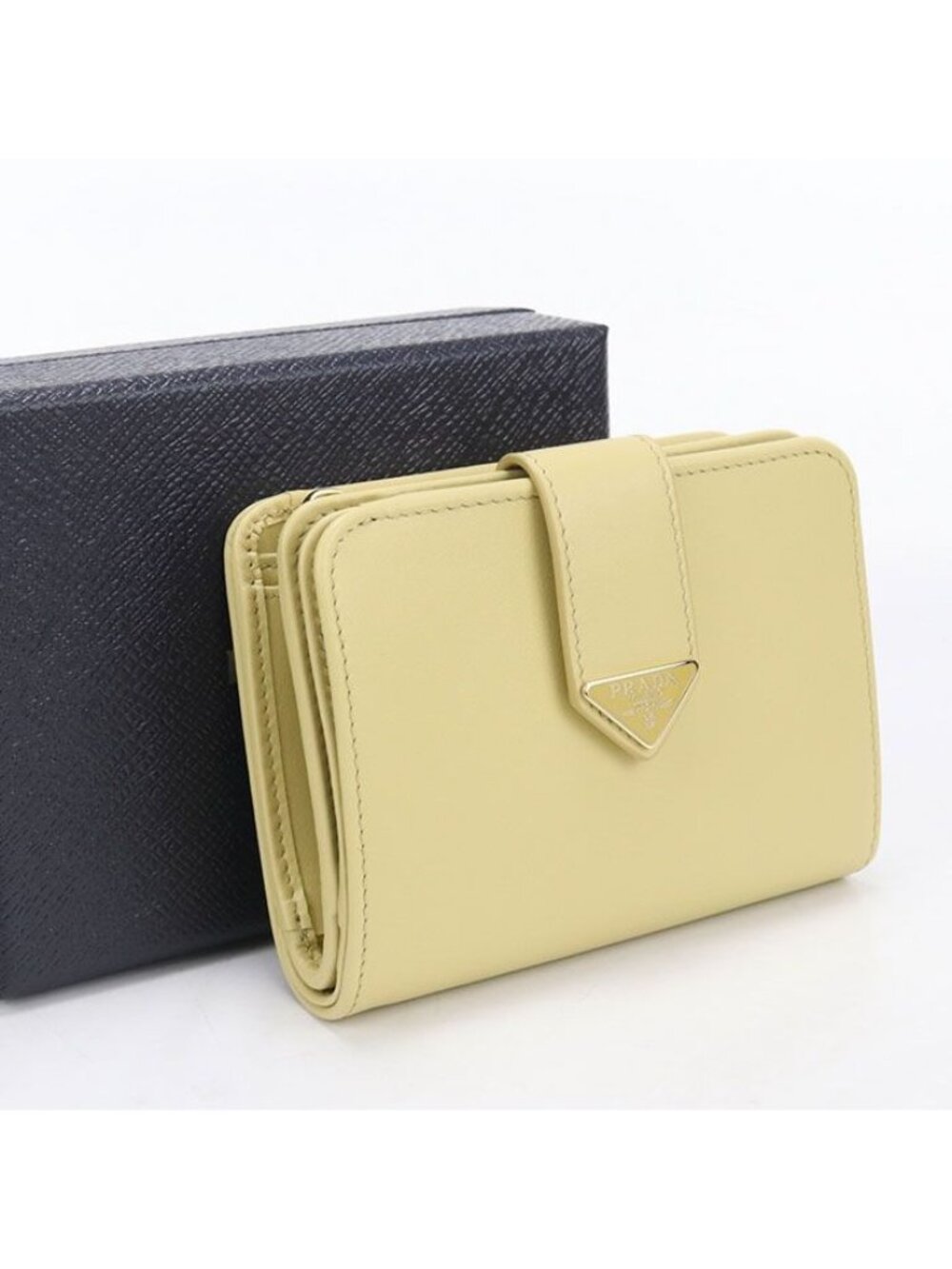 Prada Bifold Wallet Calfskin